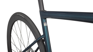 2025 Tarmac SL8 EXPERT DI2 DPLAKEMET/GRNPRL - Image 5