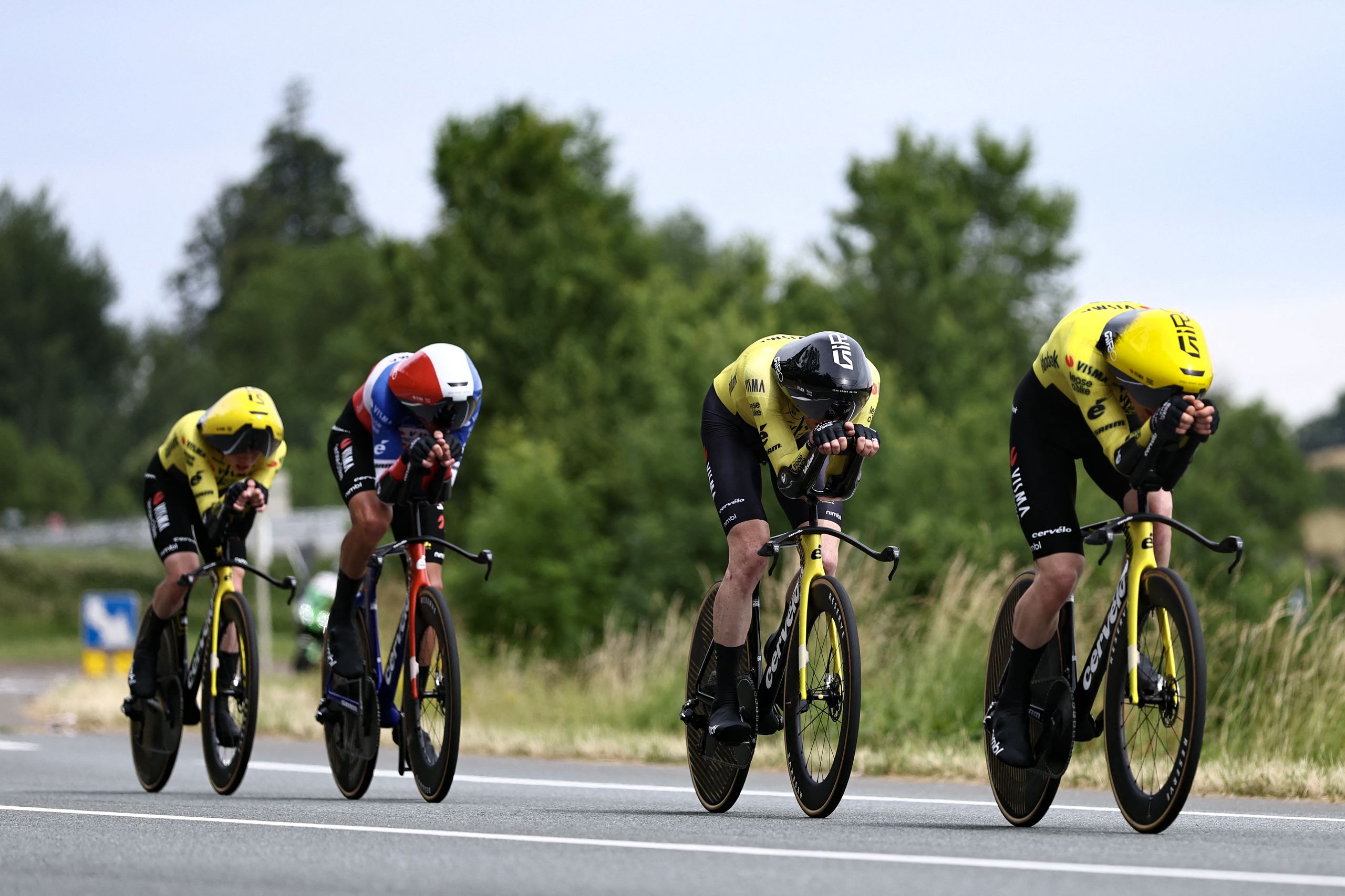 Cyclingnews: Tour Auvergne-Rhone-Alpes stage 3 TTT result and technical setbacks source image for YOYO bicycle industry report