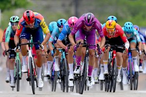 Cyclingnews: UCI 200m finishing straight rule as safety context source image for YOYO bicycle industry report