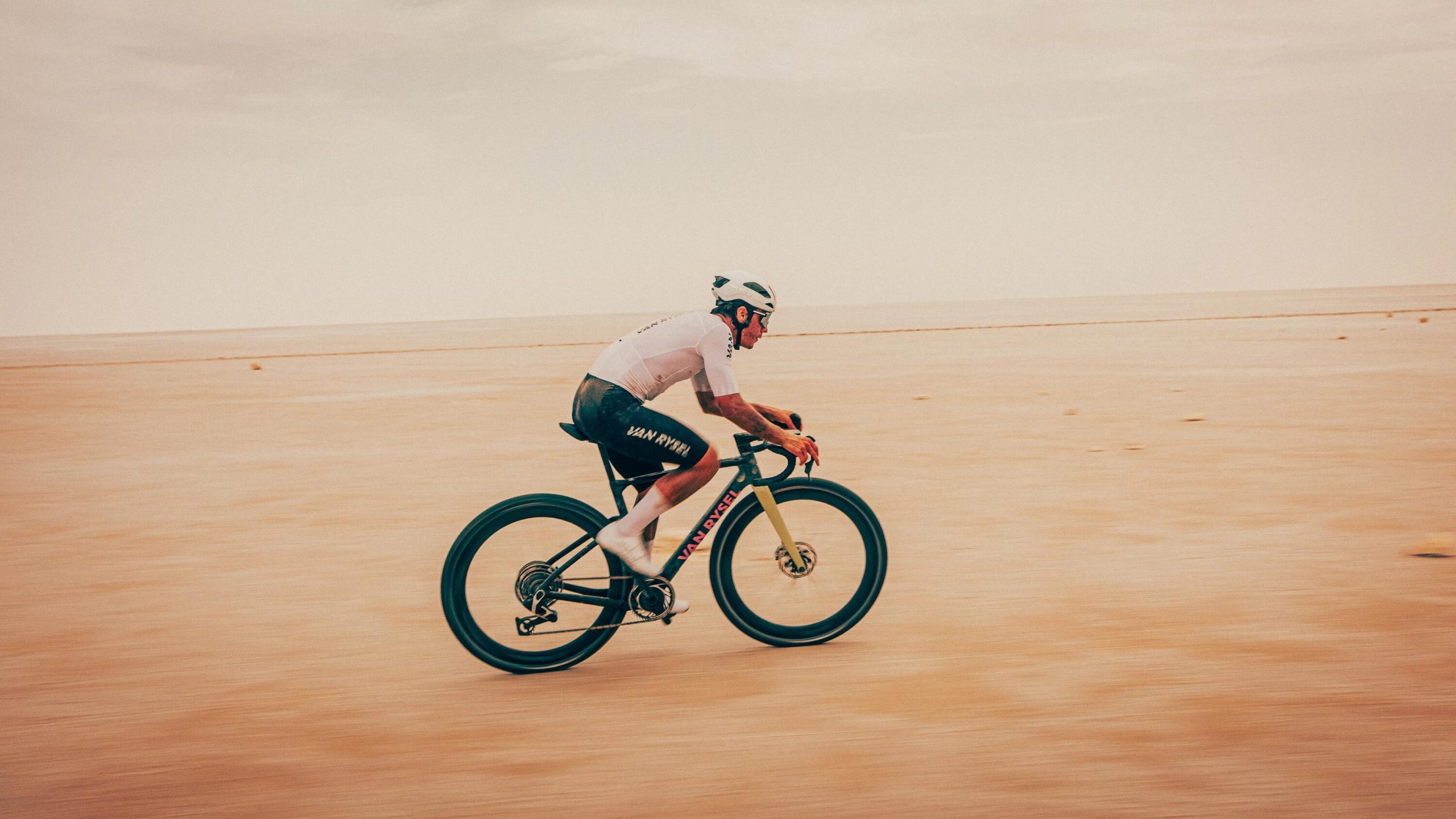 Van Rysel RCR-G official browse page source image for YOYO bicycle industry report