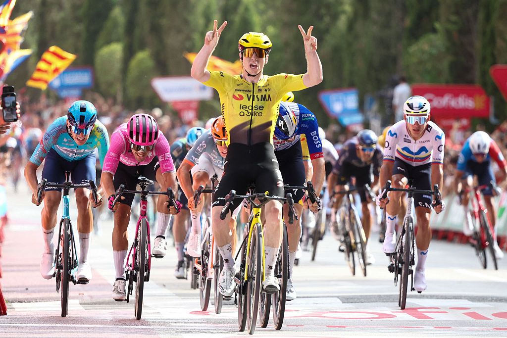 2026-08-27-cyclingnews-lavuelta-stage5-brennan-0800 source image for YOYO bicycle industry report